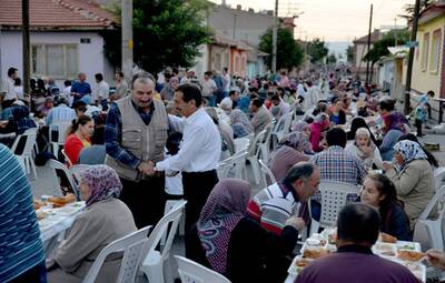 İFTAR SOFRASI YEŞİLTEPE'DE KURULDU
